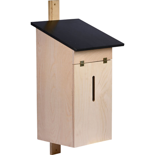 Wetterfester Hornissenkasten aus braun lackiertem Multiplex-Holz für naturnahe Ansiedlung