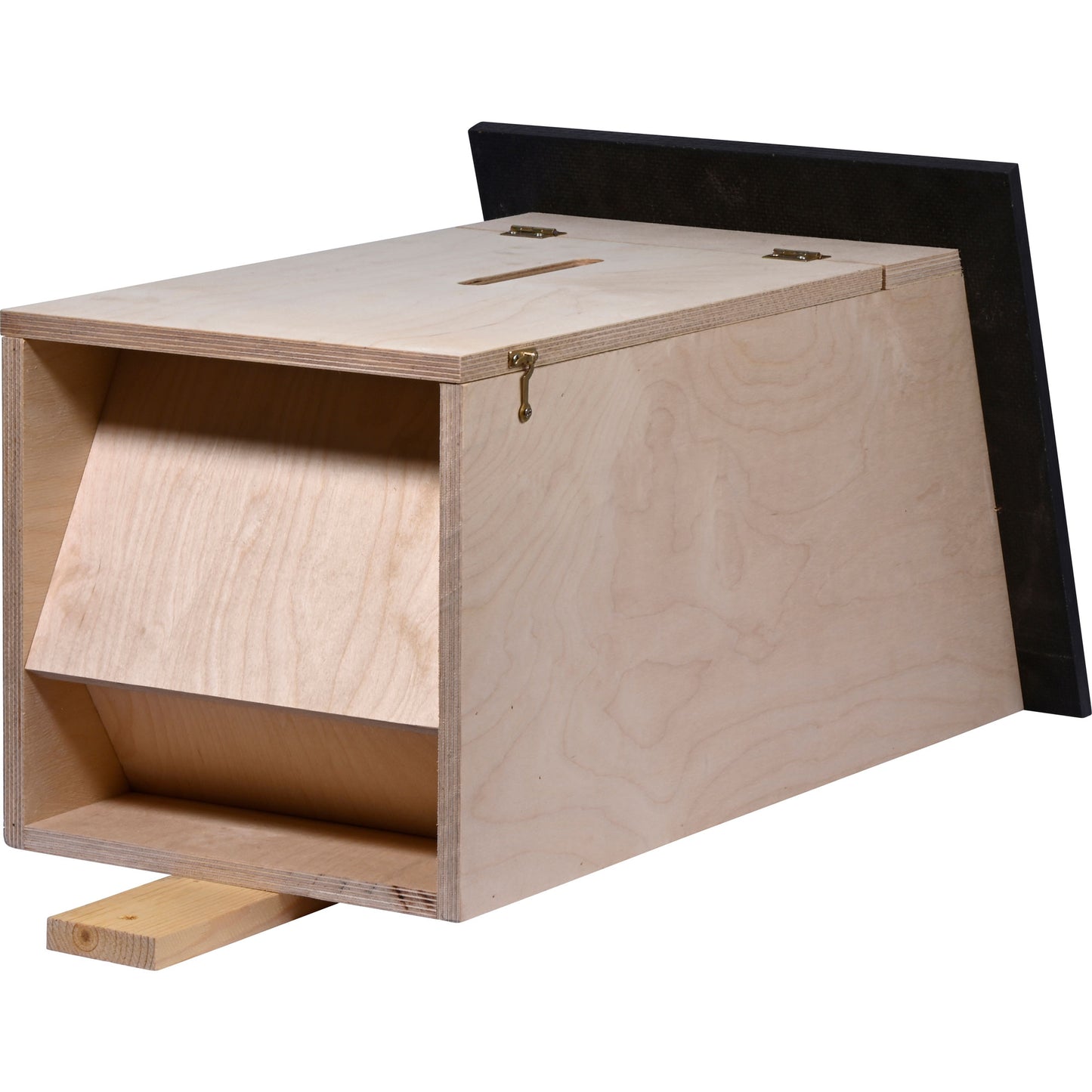 Handgefertigtes Hornissenhaus mit optimalem Witterungsschutz und stabiler Aufhängung