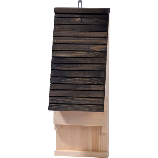 Wetterfester Fledermauskasten mit fünf Belüftungsspalten für optimales Mikroklima