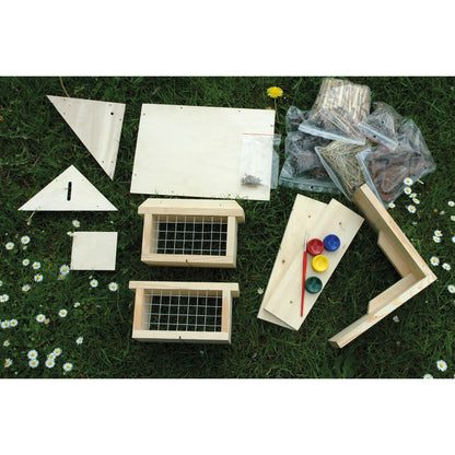Kreatives Bastelset für ein Bienenhotel – Insektenhotel aus nachhaltigem Kiefernholz, mit Füllmaterial und wetterfesten Farben für Gartenprojekte.