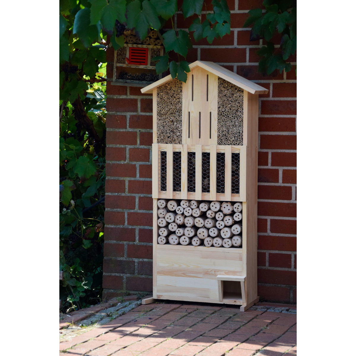 insektenhotel-bienenhotel