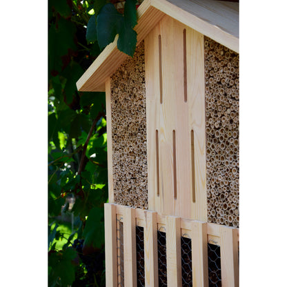 Robustes Bienenhotel mit Artenschutz-Funktion für naturnahe Gärten und ökologische Vielfalt
