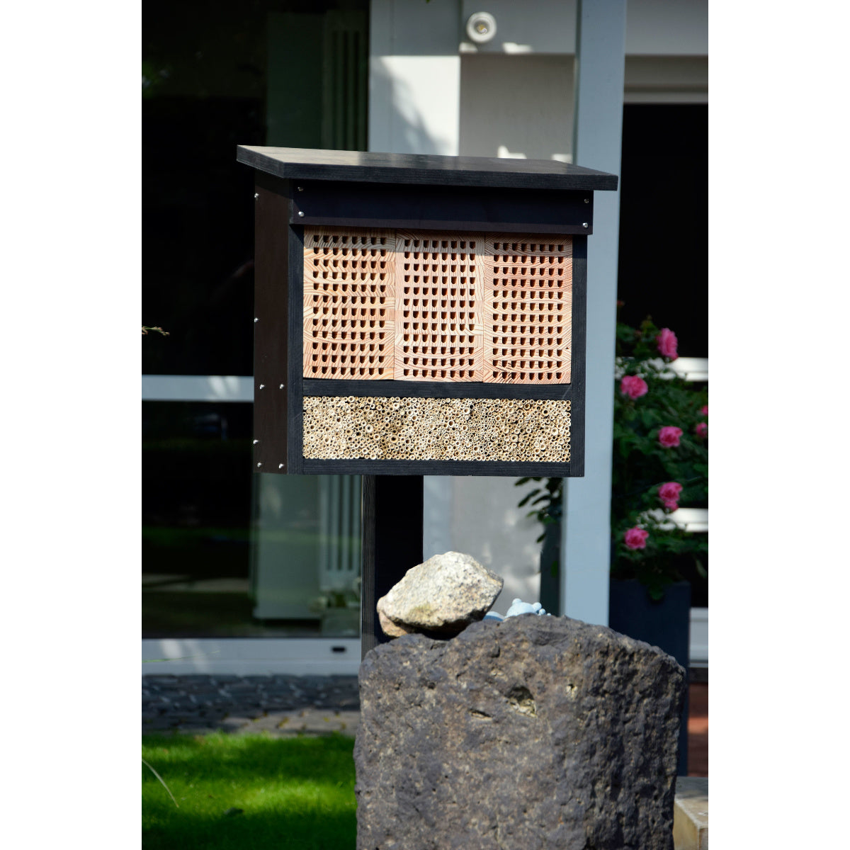 Art. 22700e Profi-Bienenhotel XL mit Pfahlständer und Lärche-Nistblöcken